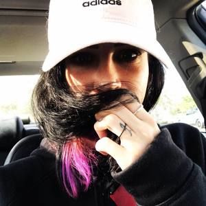 Meet your Posher, Caroline